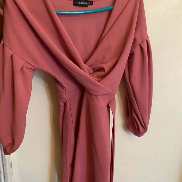 A dark pink/violet dress - Picture 2 of 3